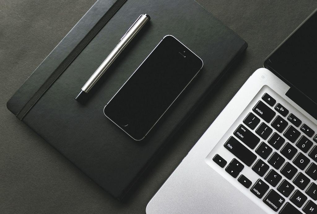 ENIAC computer unit and operators operating it