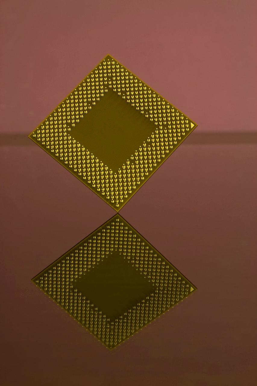 Intel 4004 microprocessor chip closeup